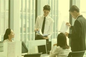 属鼠办公桌上摆什么好风水